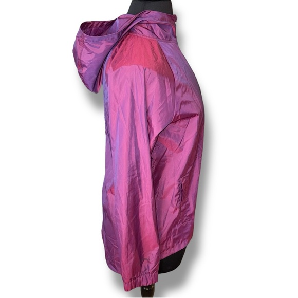 UNDER ARMOUR Women's Storm Iridescent Woven Graphic Warm-up Top - M Purple - Picture 3 of 16